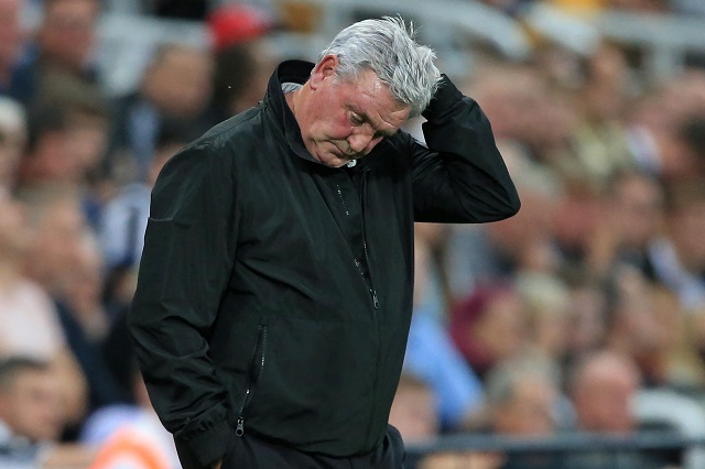 Nhà câm quân Steve Bruce Nhà câm quân Steve Bruce