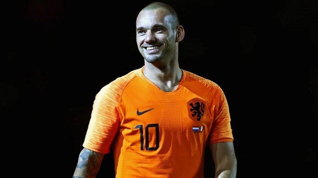 Sneijder out top 3 Sneijder out top 3