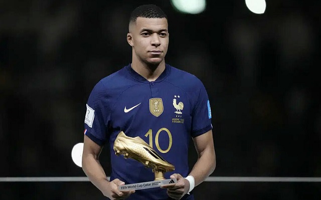 Kylian Mbappé được vinh danh là chiếc giày vàng năm 2022 Kylian Mbappé được vinh danh là chiếc giày vàng năm 2022