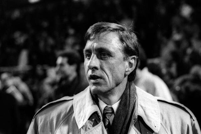 Johan Cruyff - một trong những chiến lược gia lỗi lạc nhất mọi thời đại Johan Cruyff - một trong những chiến lược gia lỗi lạc nhất mọi thời đại