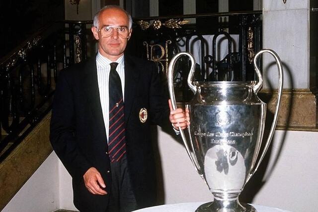 Nhà cầm quân vĩ đại - Arrigo Sacchi Nhà cầm quân vĩ đại - Arrigo Sacchi