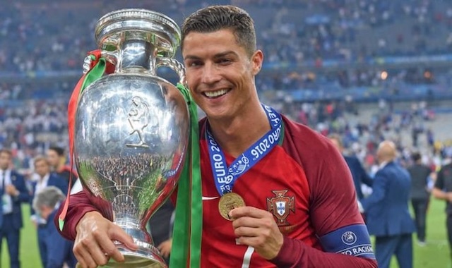 Cristiano Ronaldo: Chiến binh không biết mệt mỏi Cristiano Ronaldo: Chiến binh không biết mệt mỏi