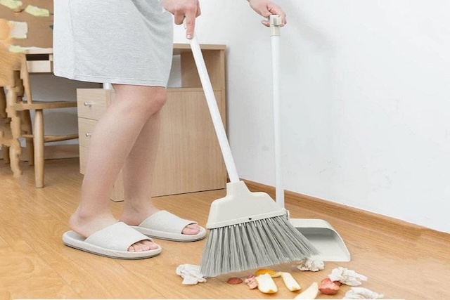 Mơ thấy quét nhà báo hiệu điềm gì?