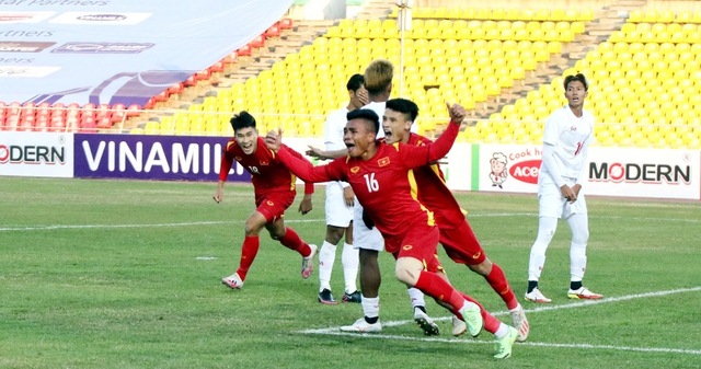  Hồ Thanh Minh đã không khiến người hâm mộ nước nhà thất vọng khi tỏa sáng ghi bàn thắng duy nhất trong cuộc đối đầu với Myanmar