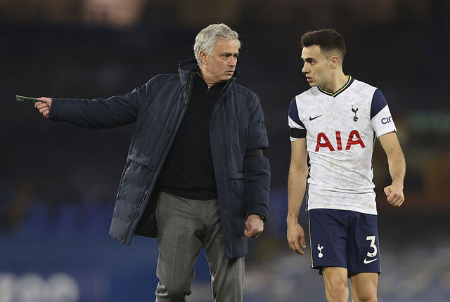 José Mourinho từng có thời gian dẫn dắt Spurs José Mourinho từng có thời gian dẫn dắt Spurs