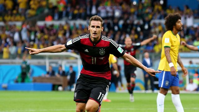 Miroslav Klose với 24 lần ra sân tại các kỳ World Cup Miroslav Klose với 24 lần ra sân tại các kỳ World Cup