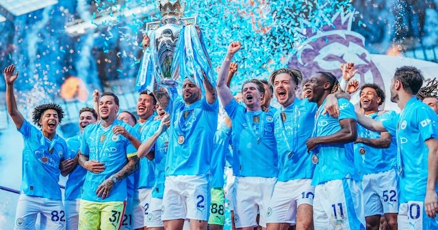 Cú ăn 3 lịch sử: đội hình mạnh nhất của Manchester City Cú ăn 3 lịch sử: đội hình mạnh nhất của Manchester City