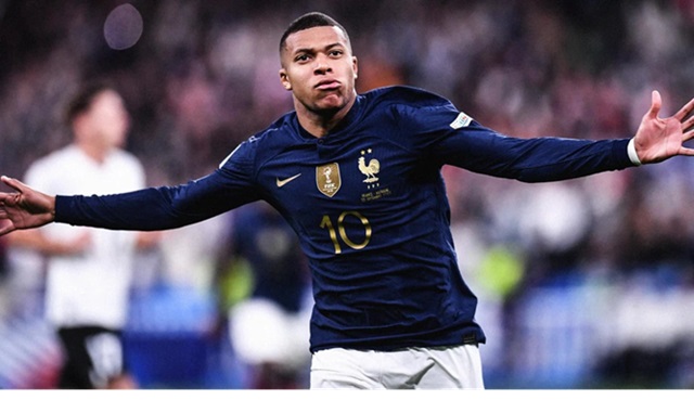 Kylian Mbappé là cầu thủ châu Âu gốc Phi sáng giá nhất của Pháp Kylian Mbappé là cầu thủ châu Âu gốc Phi sáng giá nhất của Pháp