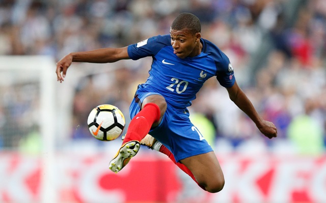 Kylian Mbappé là một trong 4 cầu thủ xuất sắc nhất thế giới được nhắc đến Kylian Mbappé là một trong 4 cầu thủ xuất sắc nhất thế giới được nhắc đến