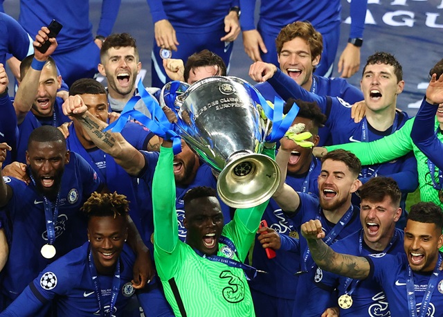 Những hình ảnh đáng ghi nhớ cho lần đầu tiên vô địch cúp C1 của Chelsea Những hình ảnh đáng ghi nhớ cho lần đầu tiên vô địch cúp C1 của Chelsea