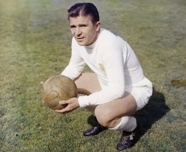 Ferenc Puskas — xếp thứ hai với 404 pha kiến ​​tạo