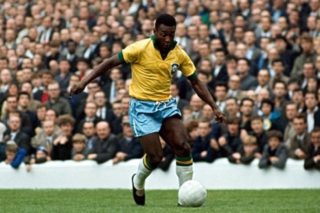 Pelé —Vua bóng đá xếp thứ 3 với 369 Pha kiến ​​tạo