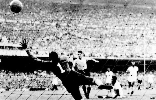 Và theo cách mà không ai nghĩ tới, Uruguay đã đánh bại Brazil và giành lấy cúp