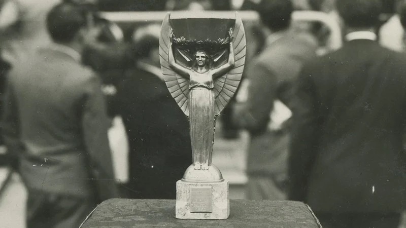 Cúp Jules Rimet xuất hiện từ khi nào?