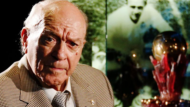 Huyền thoại Alfredo Di Stefano là người đầu tiên dành danh hiệu cao quý