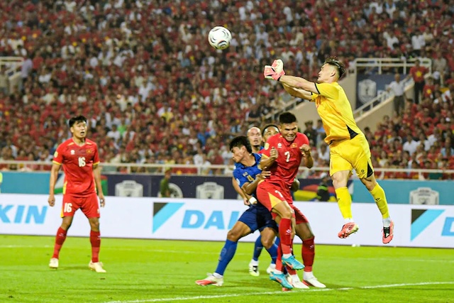 Trong luật bóng đá 5 người cho thủ môn, trang phục thi đấu phải khác với cầu thủ khác